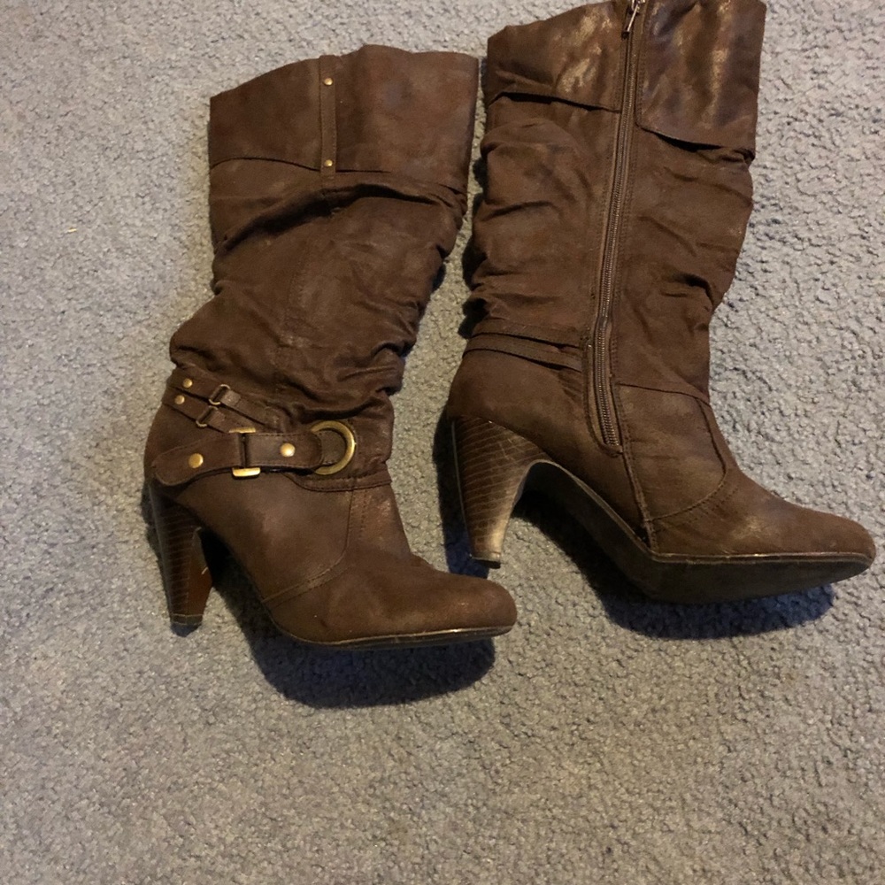 3/$20 Brown Suede-like Journey boots